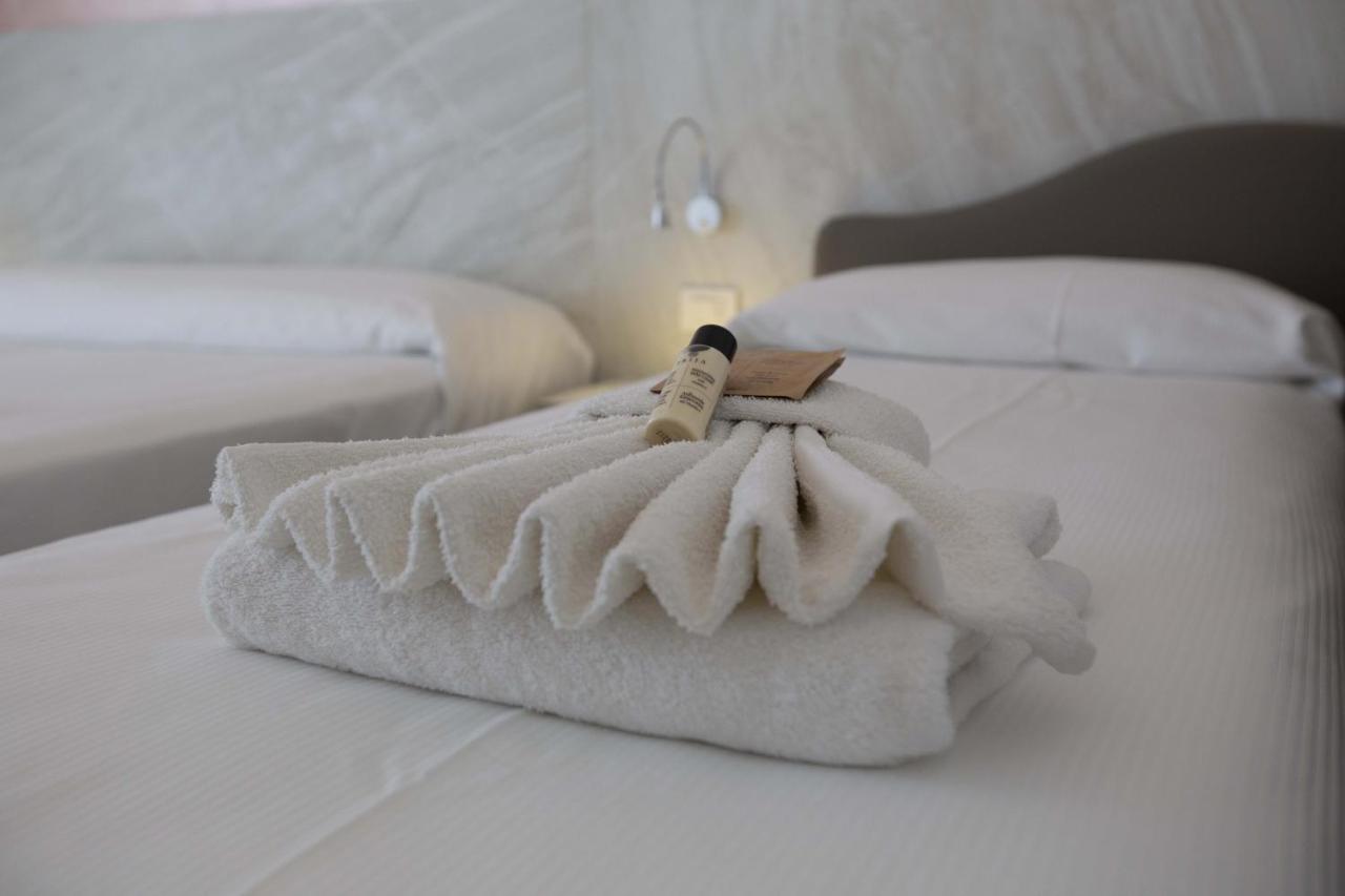 Hotel Confort Римини Экстерьер фото